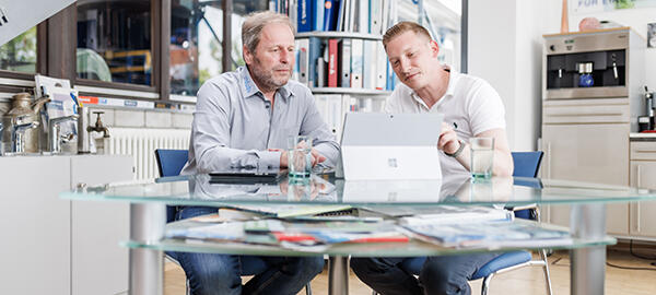 Jan Benz, Berater für Innovation und Technologie bei der Handwerkskammer Konstanz, im Beratungsgespräch.